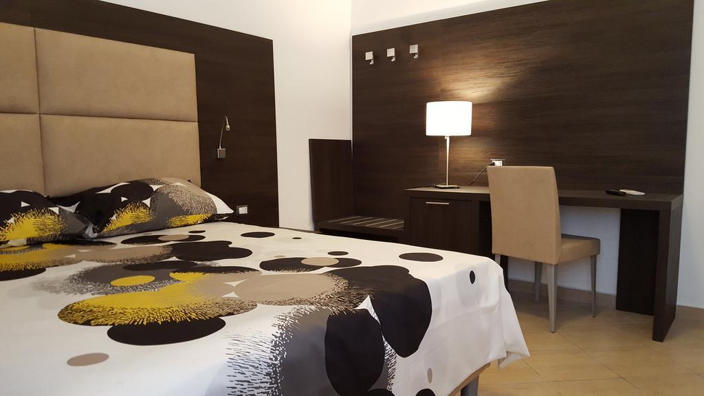 Una Finestra Su Monti Róma Kültér fotó